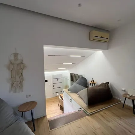 Dennys At Komuna E Parisit Apartamento Tirana