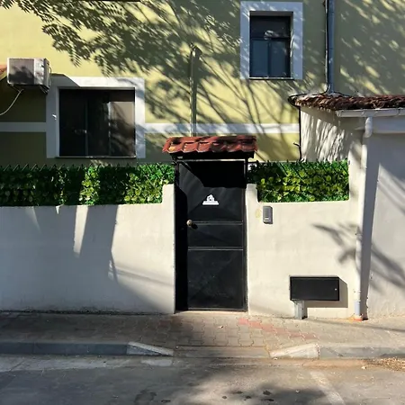 Dennys At Komuna E Parisit Διαμέρισμα *